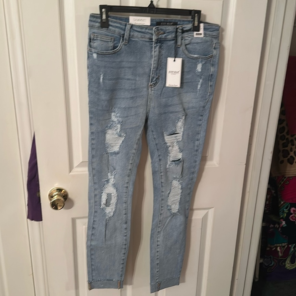 Judy Blue Distressed Jean 11/30